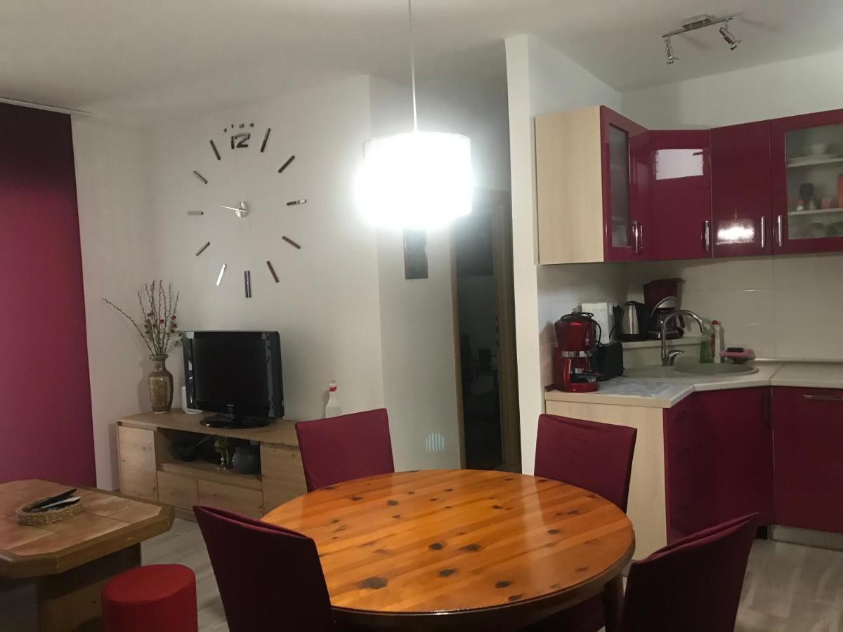 Priko Cetine Apartment Omis Bagian luar foto